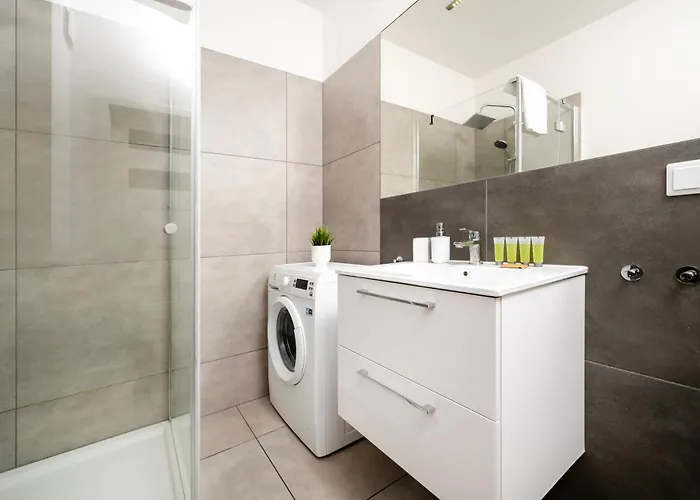 아파트 Polesie Homely By Bookinghost 우치